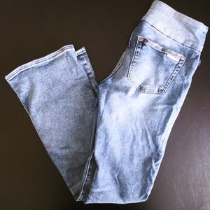 Rock & Republic Fever pull on denim size 8